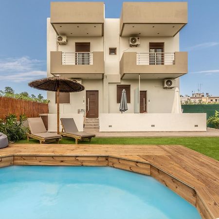 Cozy House With Pool Near Beach Gazi エクステリア 写真