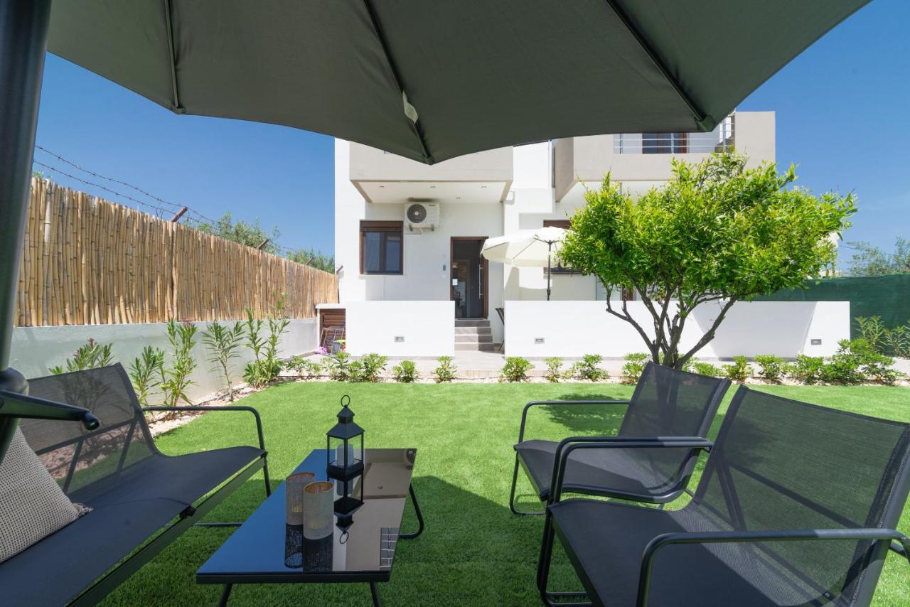 Cozy House With Pool Near Beach Gazi エクステリア 写真