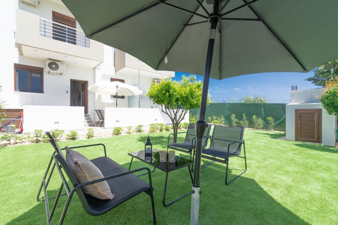 Cozy House With Pool Near Beach Gazi エクステリア 写真