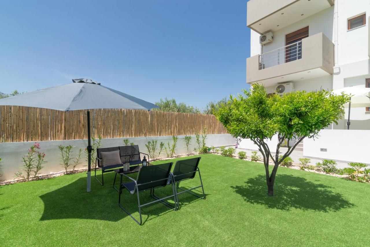 Cozy House With Pool Near Beach Gazi エクステリア 写真