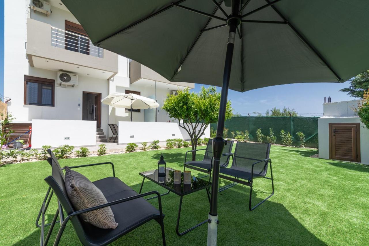 Cozy House With Pool Near Beach Gazi エクステリア 写真