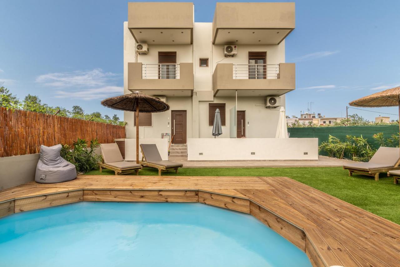 Cozy House With Pool Near Beach Gazi エクステリア 写真