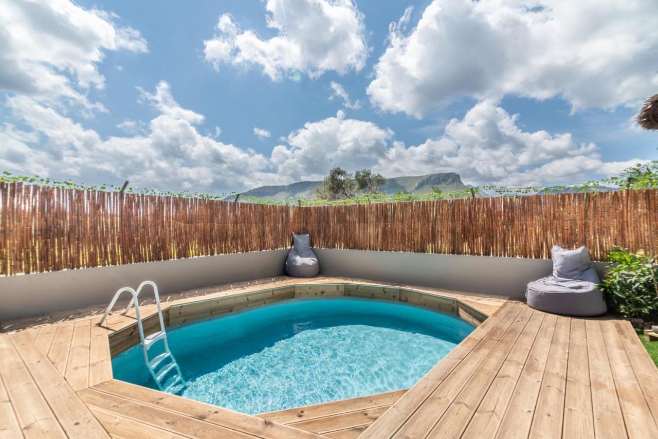 Cozy House With Pool Near Beach Gazi エクステリア 写真