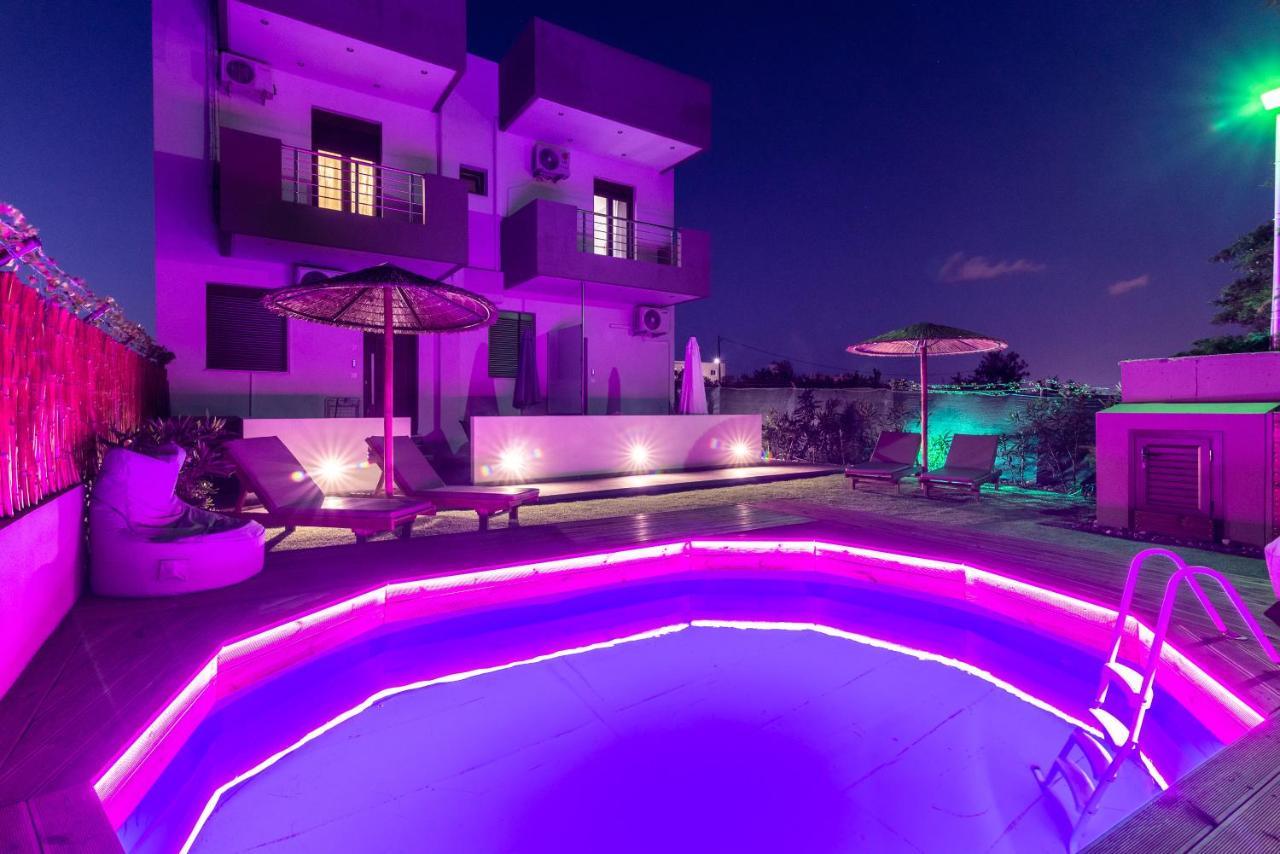 Cozy House With Pool Near Beach Gazi エクステリア 写真