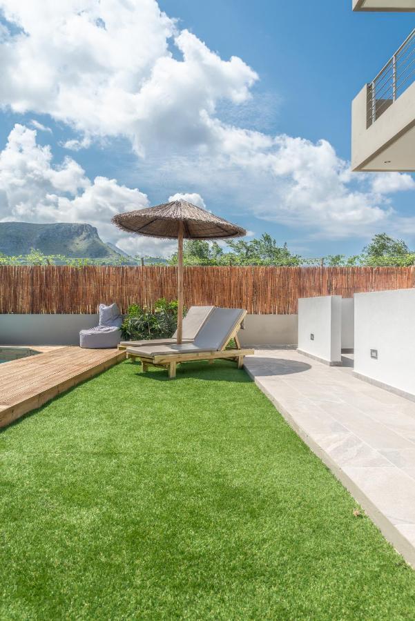 Cozy House With Pool Near Beach Gazi エクステリア 写真