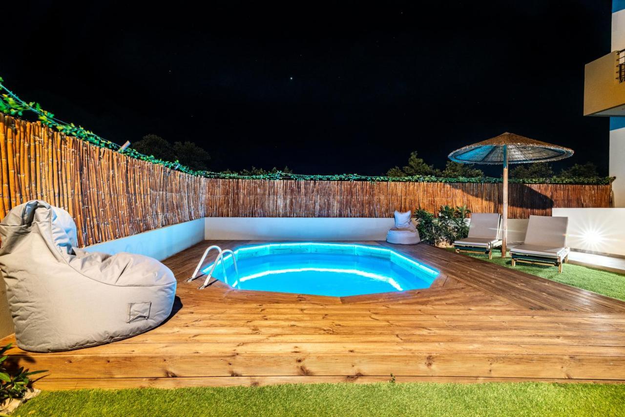 Cozy House With Pool Near Beach Gazi エクステリア 写真