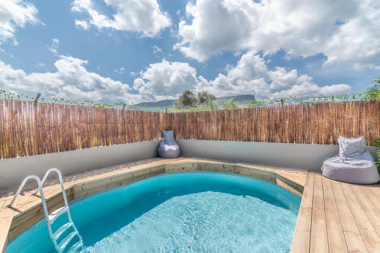 Cozy House With Pool Near Beach Gazi エクステリア 写真