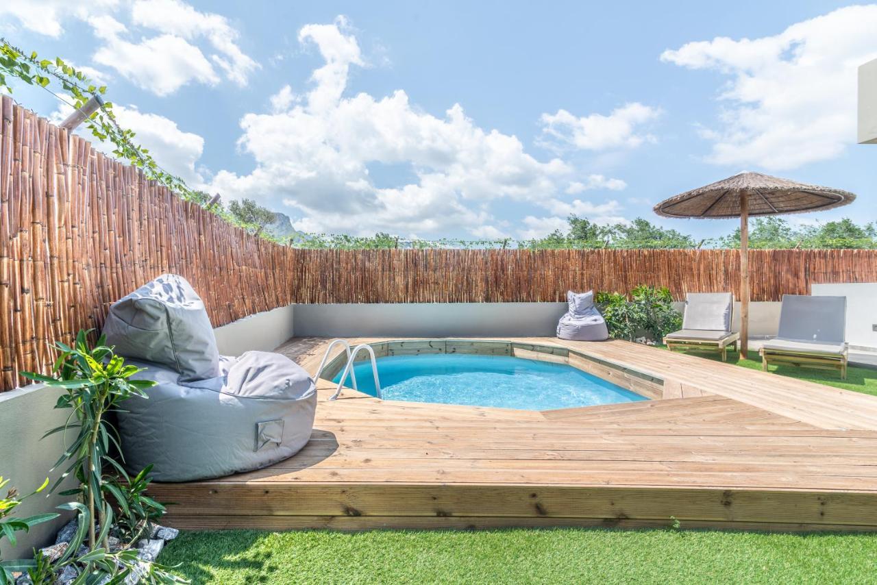 Cozy House With Pool Near Beach Gazi エクステリア 写真